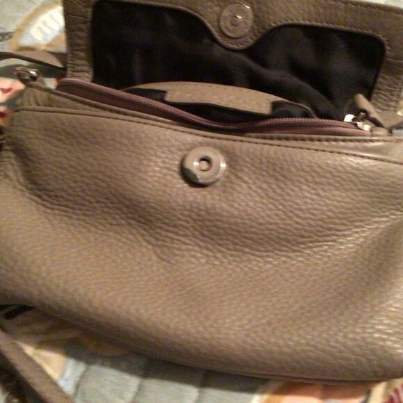CALVIN KLEIN Small Grey Pebble Leather Cross-body Handbag with Chain Strap - Picture 2 of 4